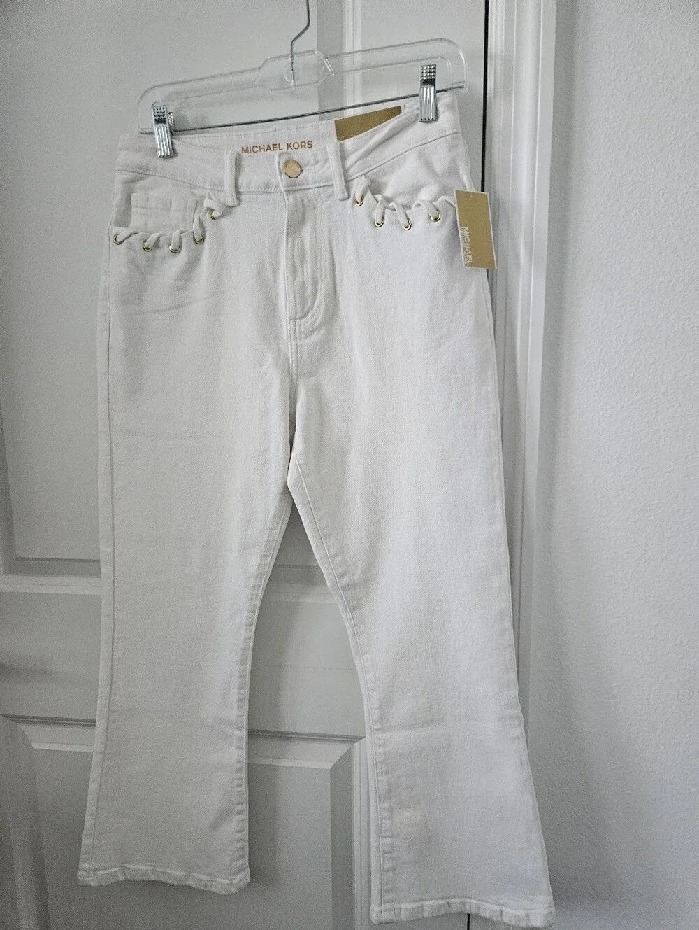 NWT Michael Kors White Selma Flared Jeams Size 6 , 25